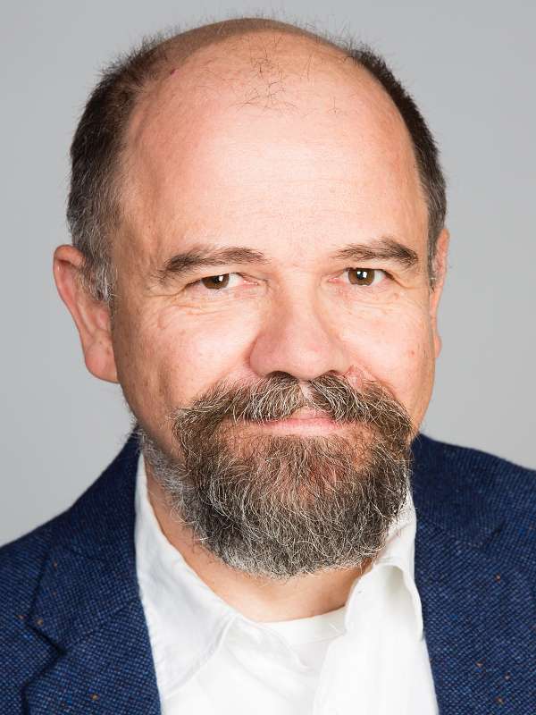 Dr. Axel Kowalski